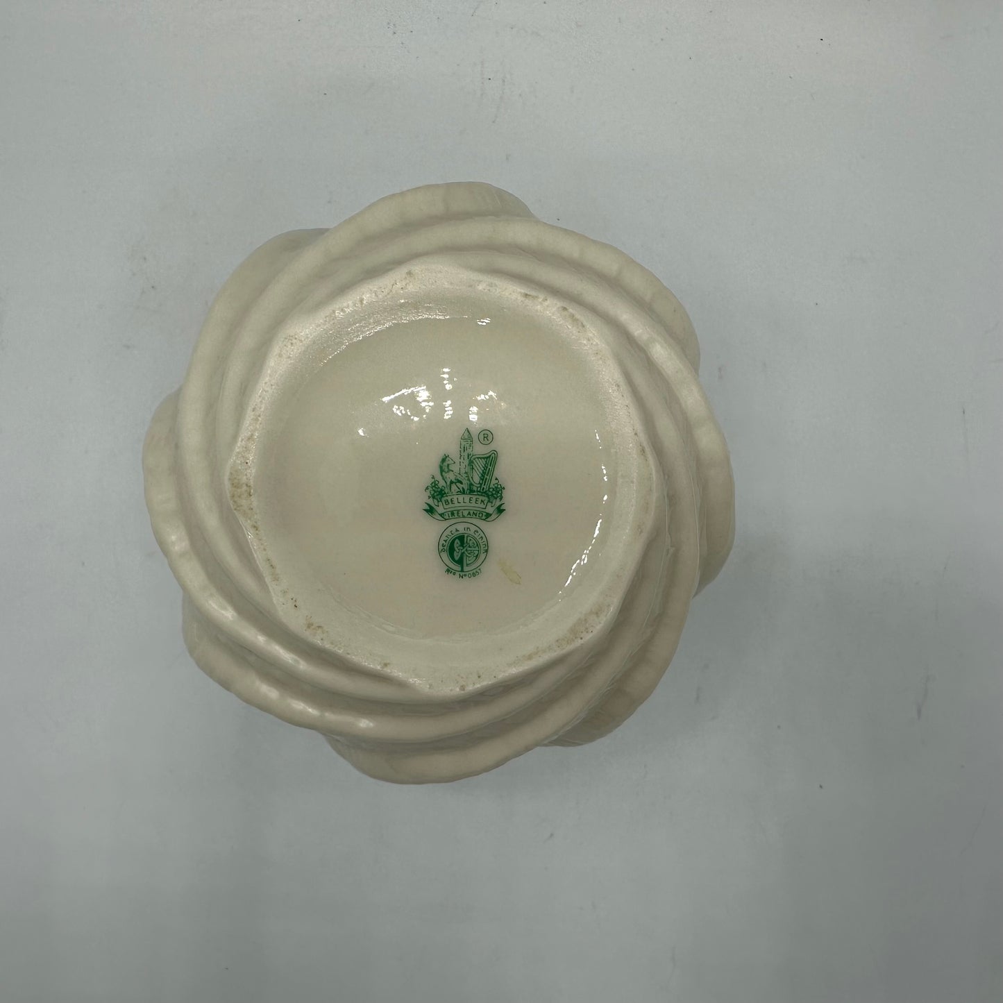 Belleek Neptune Twisted Shell Vase/Planter 6th Mark 1965-1980