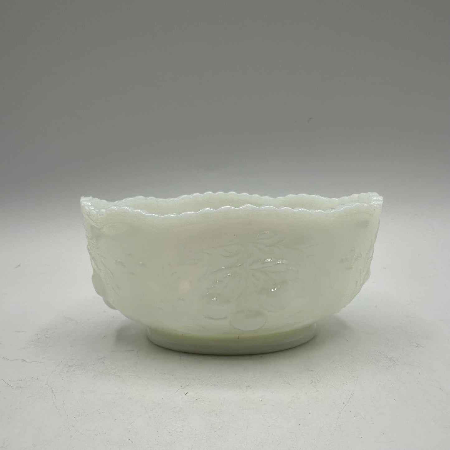 LG Wright Glass Oval Bowl With Cherry Pattern