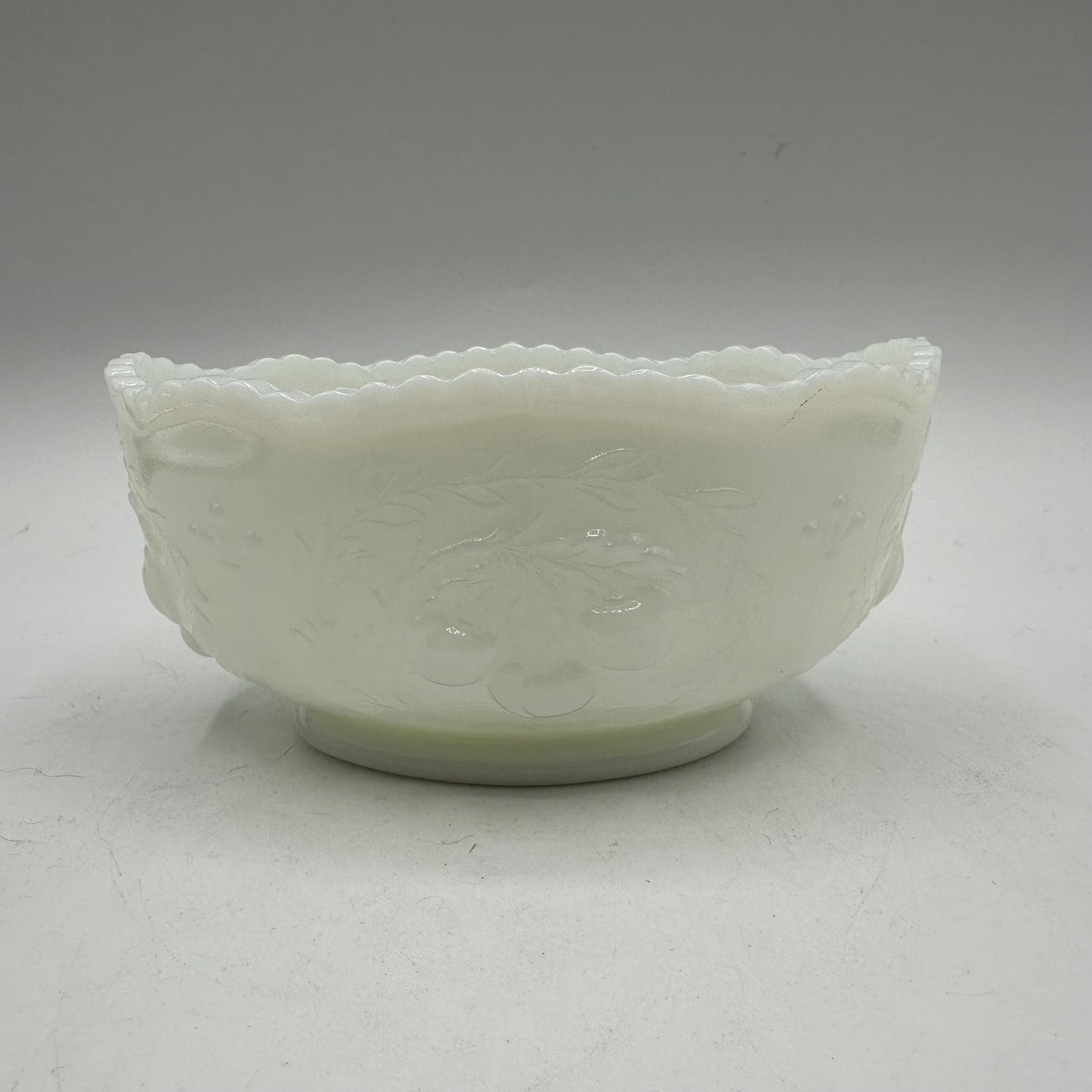 LG Wright Glass Oval Bowl With Cherry Pattern