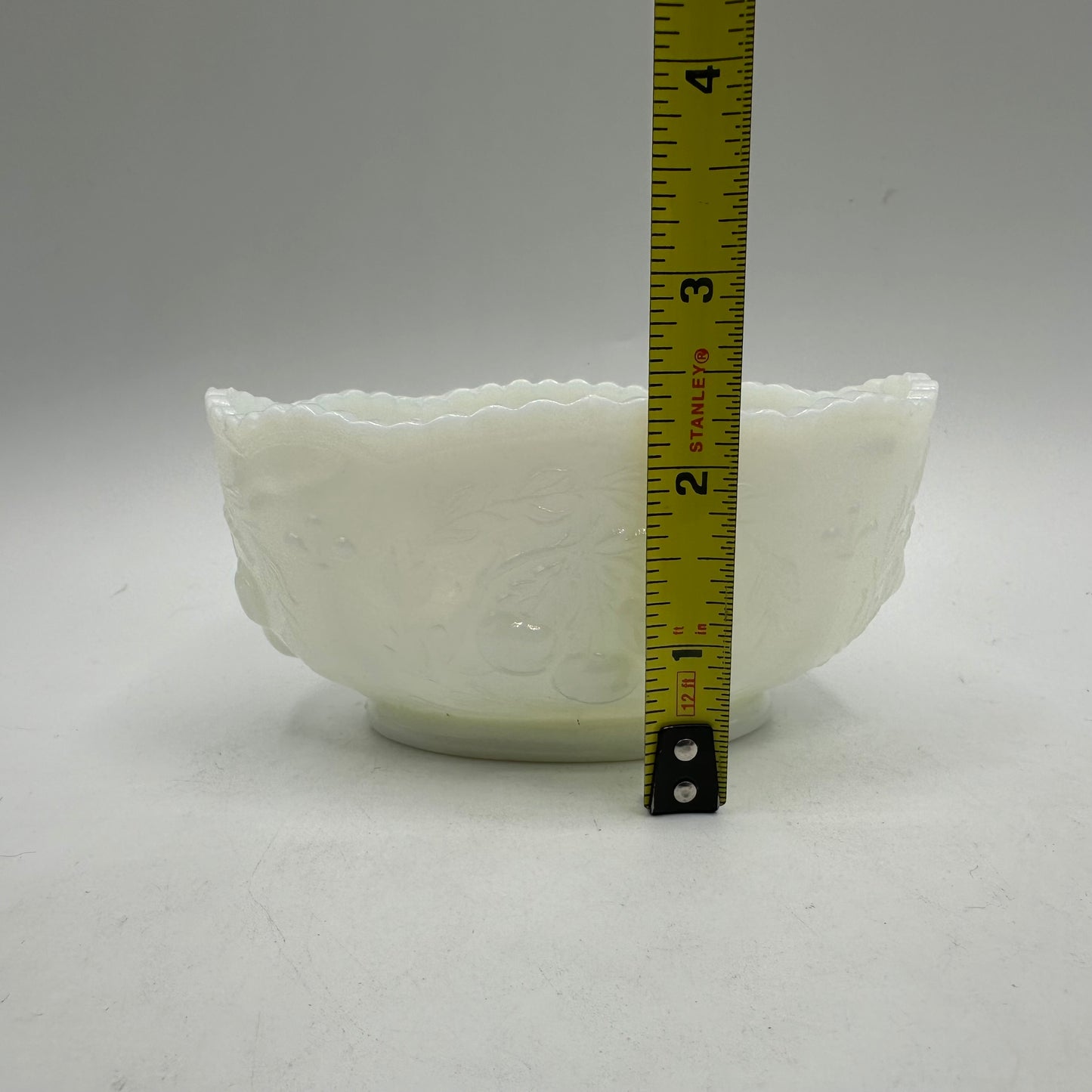 LG Wright Glass Oval Bowl With Cherry Pattern
