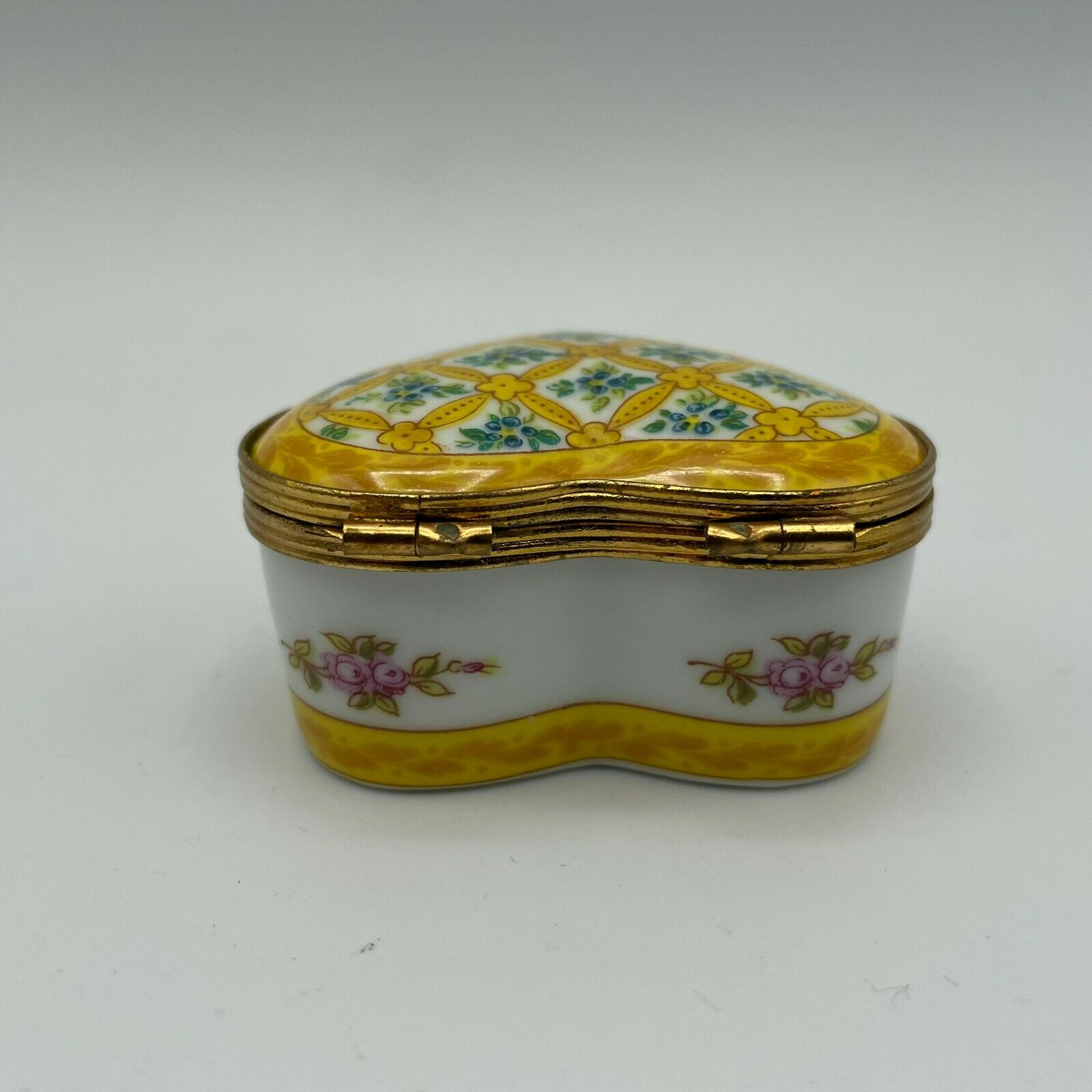 Heart Shaped Pill Box with Flowers Hinged Lid Porcelaine De Paris France - Nostalgia 2 Now