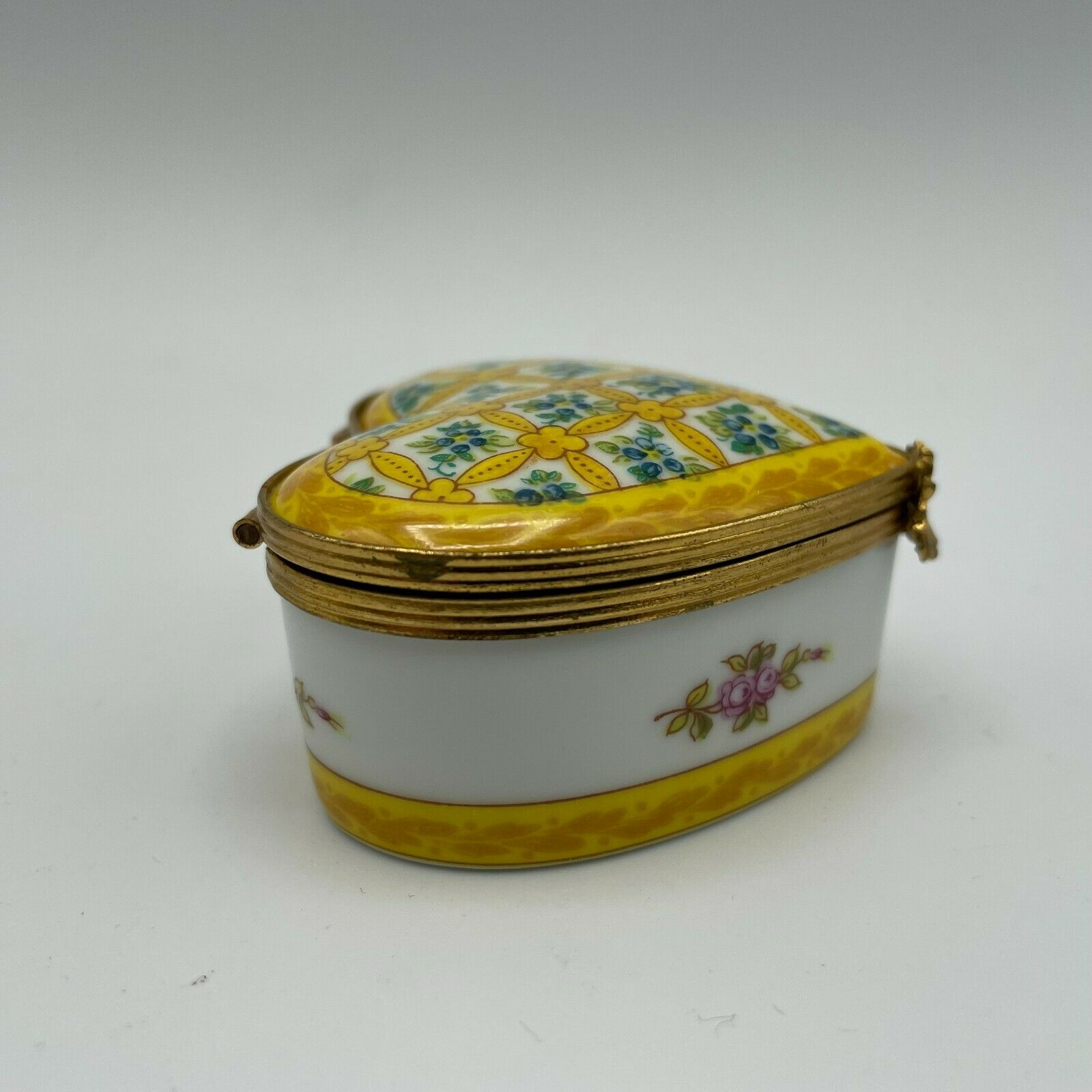 Heart Shaped Pill Box with Flowers Hinged Lid Porcelaine De Paris France - Nostalgia 2 Now