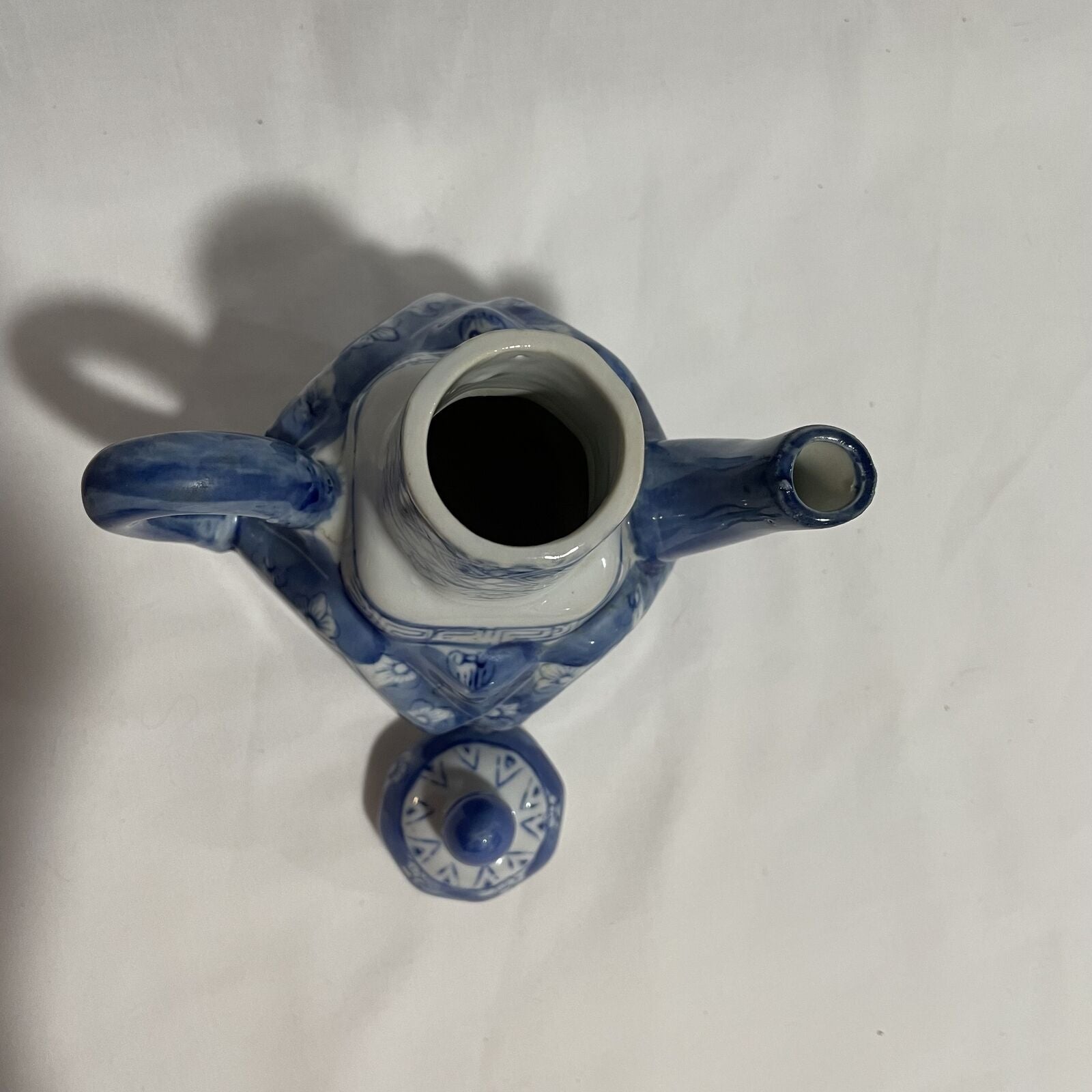 Small Vintage Floral Blue & White Lided Teapot - Nostalgia 2 Now