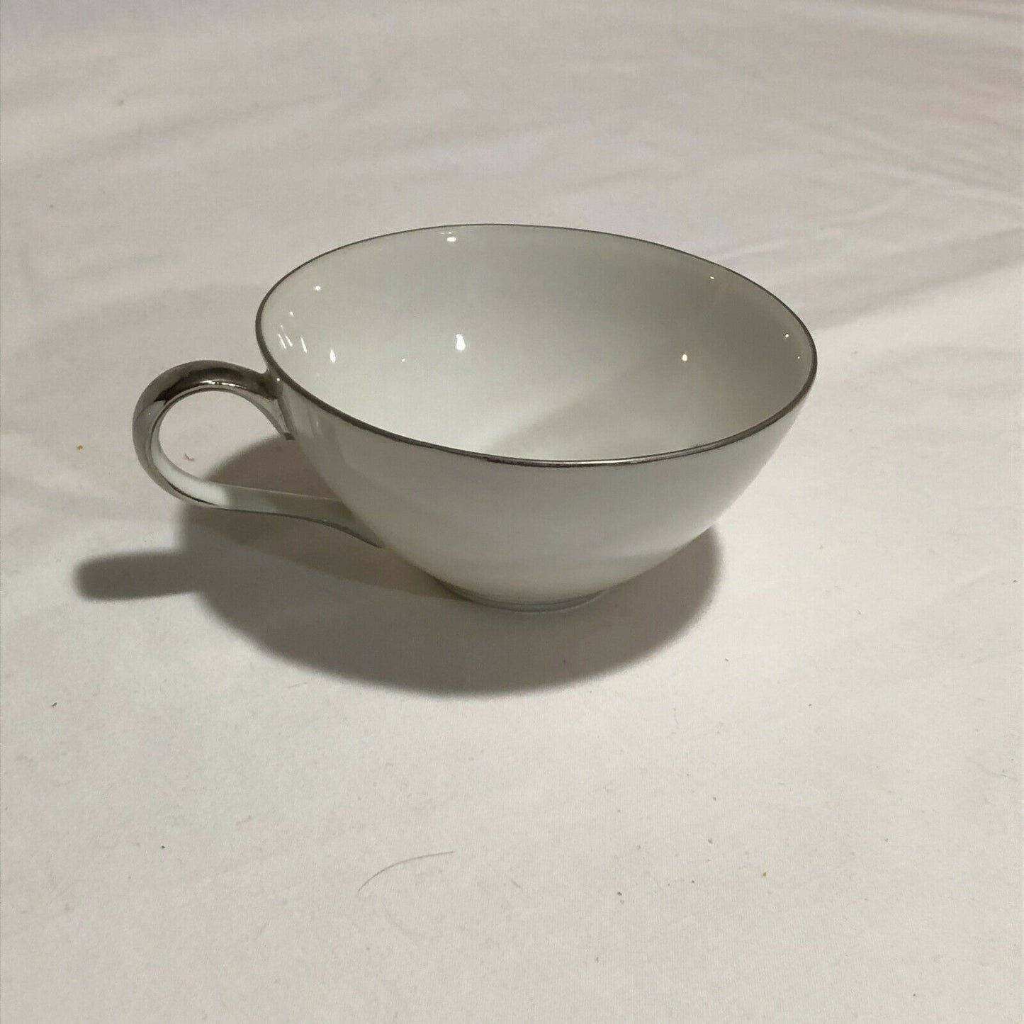 Towne China Japan-Sydelle Pattern Cups & Saucers-Set of 4 Cups + 2 Extra Cups - Nostalgia 2 Now