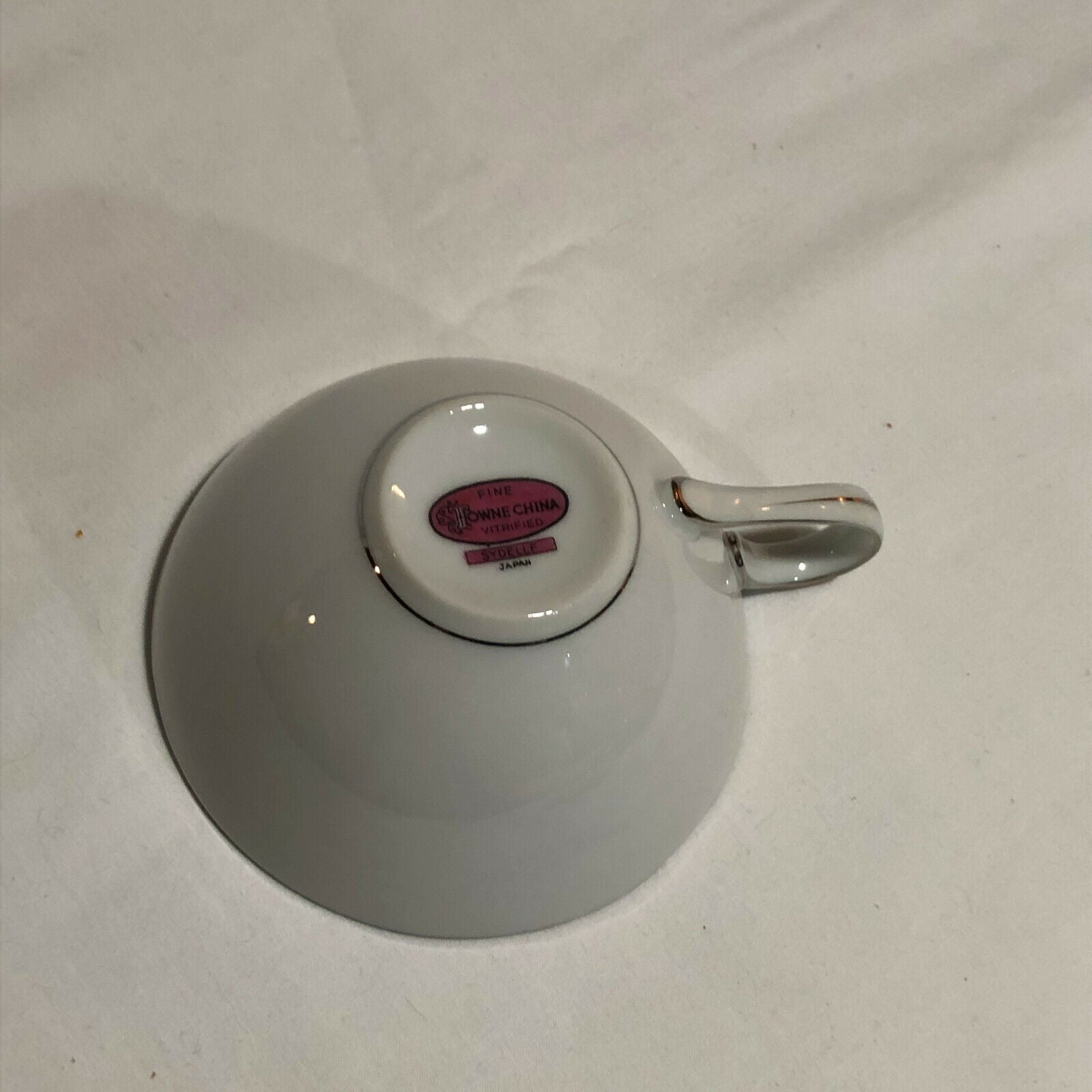 Towne China Japan-Sydelle Pattern Cups & Saucers-Set of 4 Cups + 2 Extra Cups - Nostalgia 2 Now
