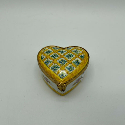 Heart Shaped Pill Box with Flowers Hinged Lid Porcelaine De Paris France - Nostalgia 2 Now