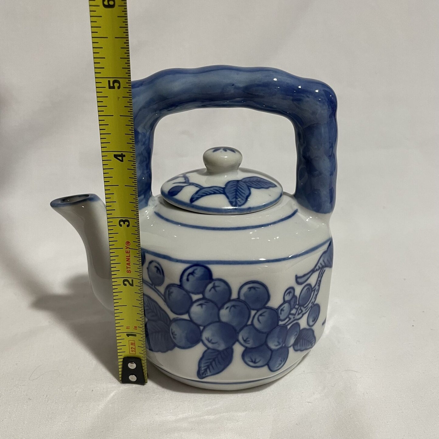 Vintage Blue And White Ceramic Round Teapot Lided - Nostalgia 2 Now