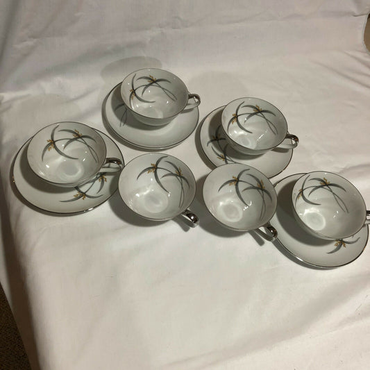Towne China Japan-Sydelle Pattern Cups & Saucers-Set of 4 Cups + 2 Extra Cups - Nostalgia 2 Now