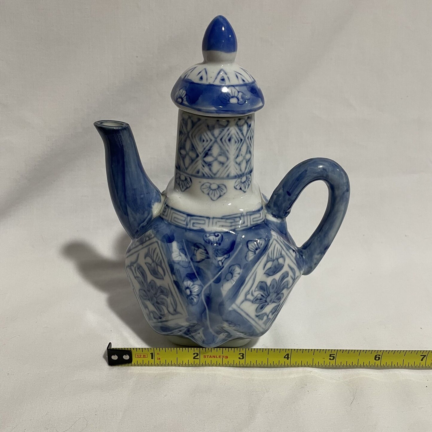 Small Vintage Floral Blue & White Lided Teapot - Nostalgia 2 Now