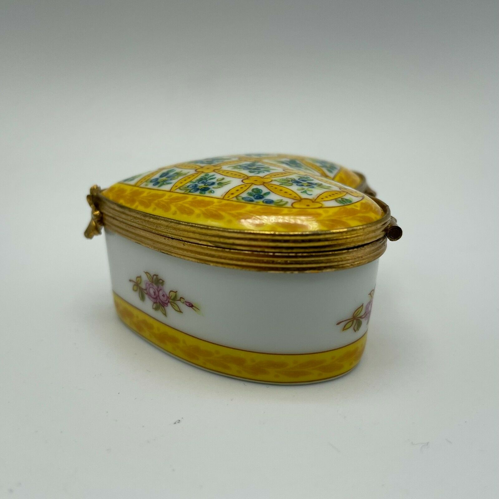 Heart Shaped Pill Box with Flowers Hinged Lid Porcelaine De Paris France - Nostalgia 2 Now