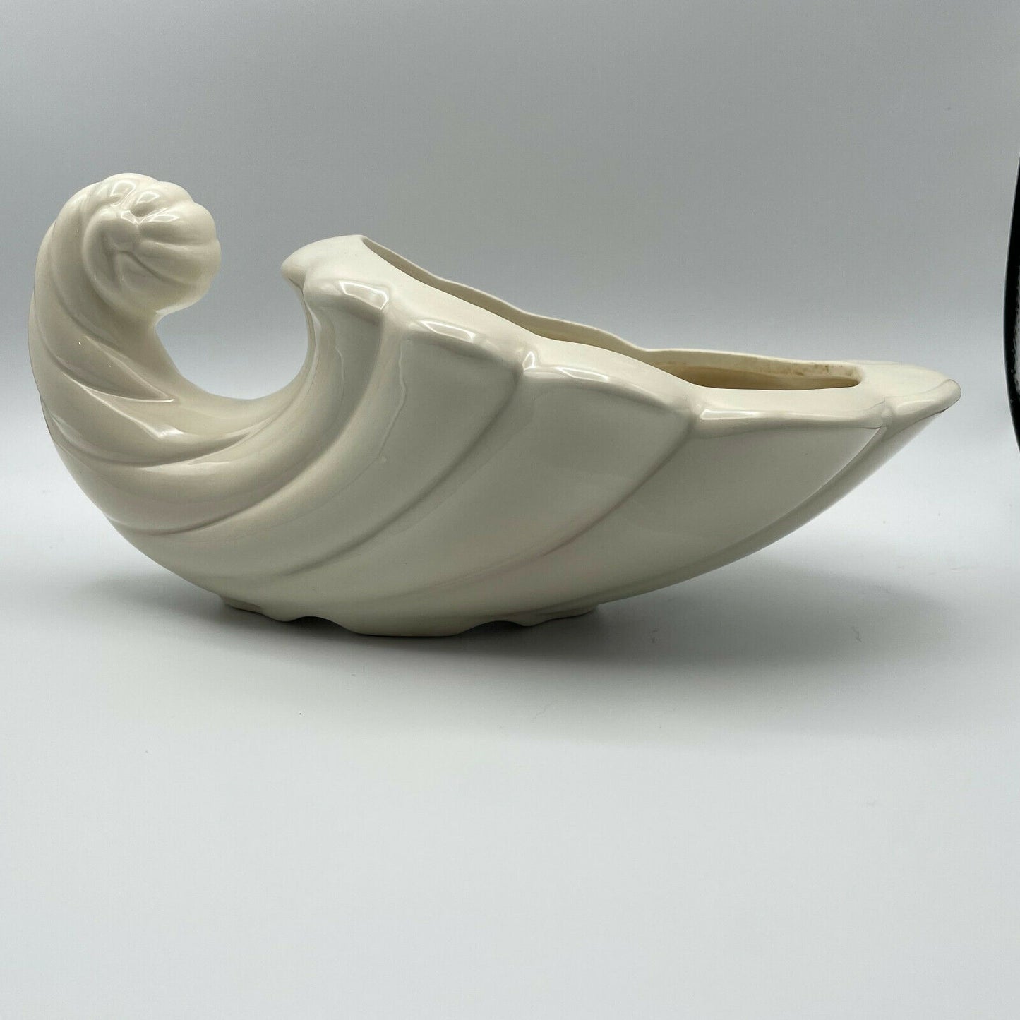 Cornucopia Planter Ceramic White - Nostalgia 2 Now