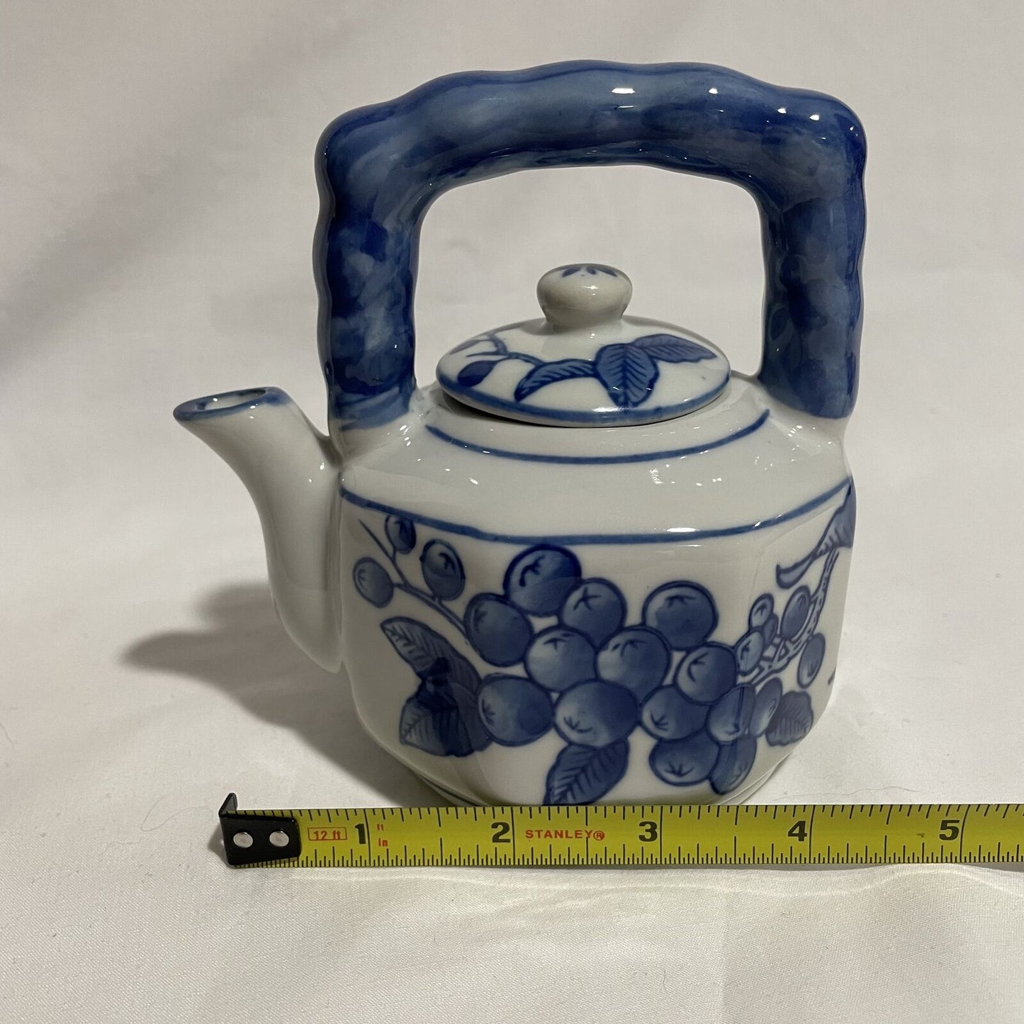 Vintage Blue And White Ceramic Round Teapot Lided - Nostalgia 2 Now