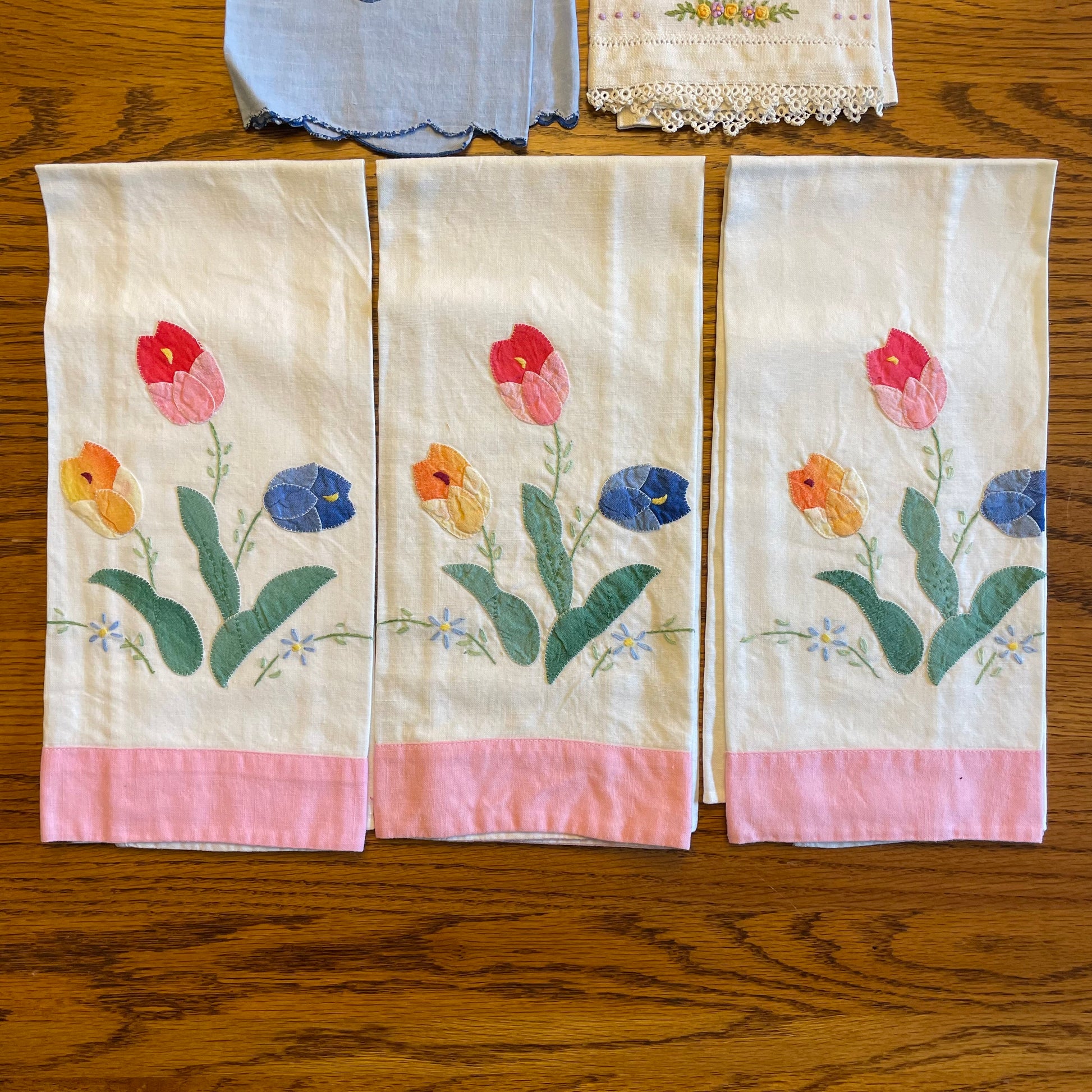 Vintage Mixed Lot of Guest Towels, Set of 5 - Nostalgia 2 Now