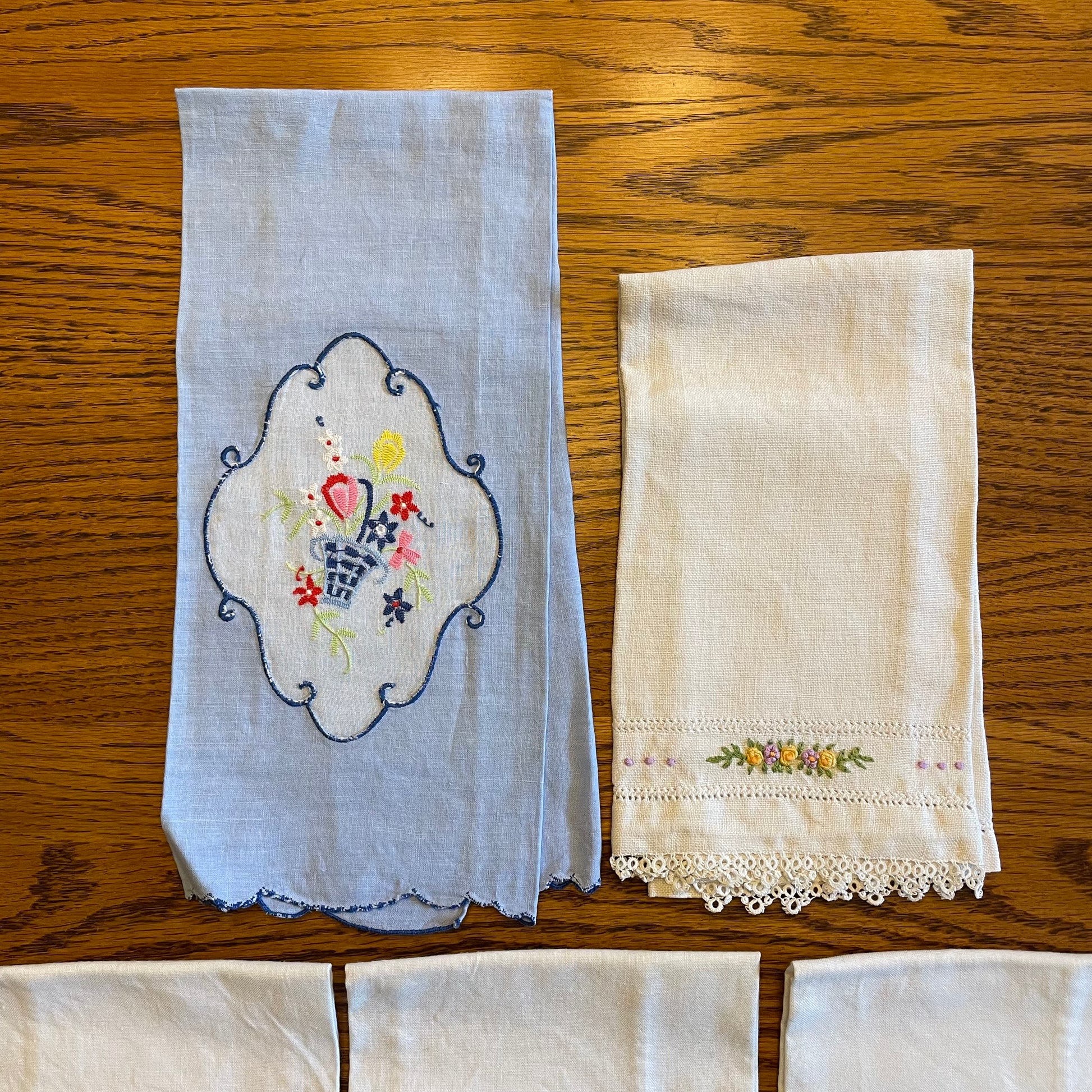 Vintage Mixed Lot of Guest Towels, Set of 5 - Nostalgia 2 Now